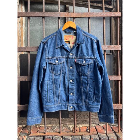 NWT Levis Medium Wash Denim Jacket Men's Size Small - Picture 1 of 8